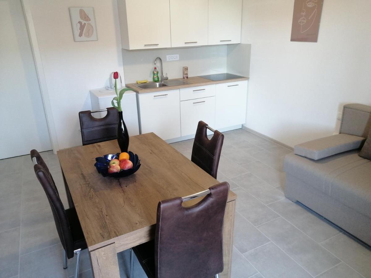 Rosemary & Free Parking Apartment *